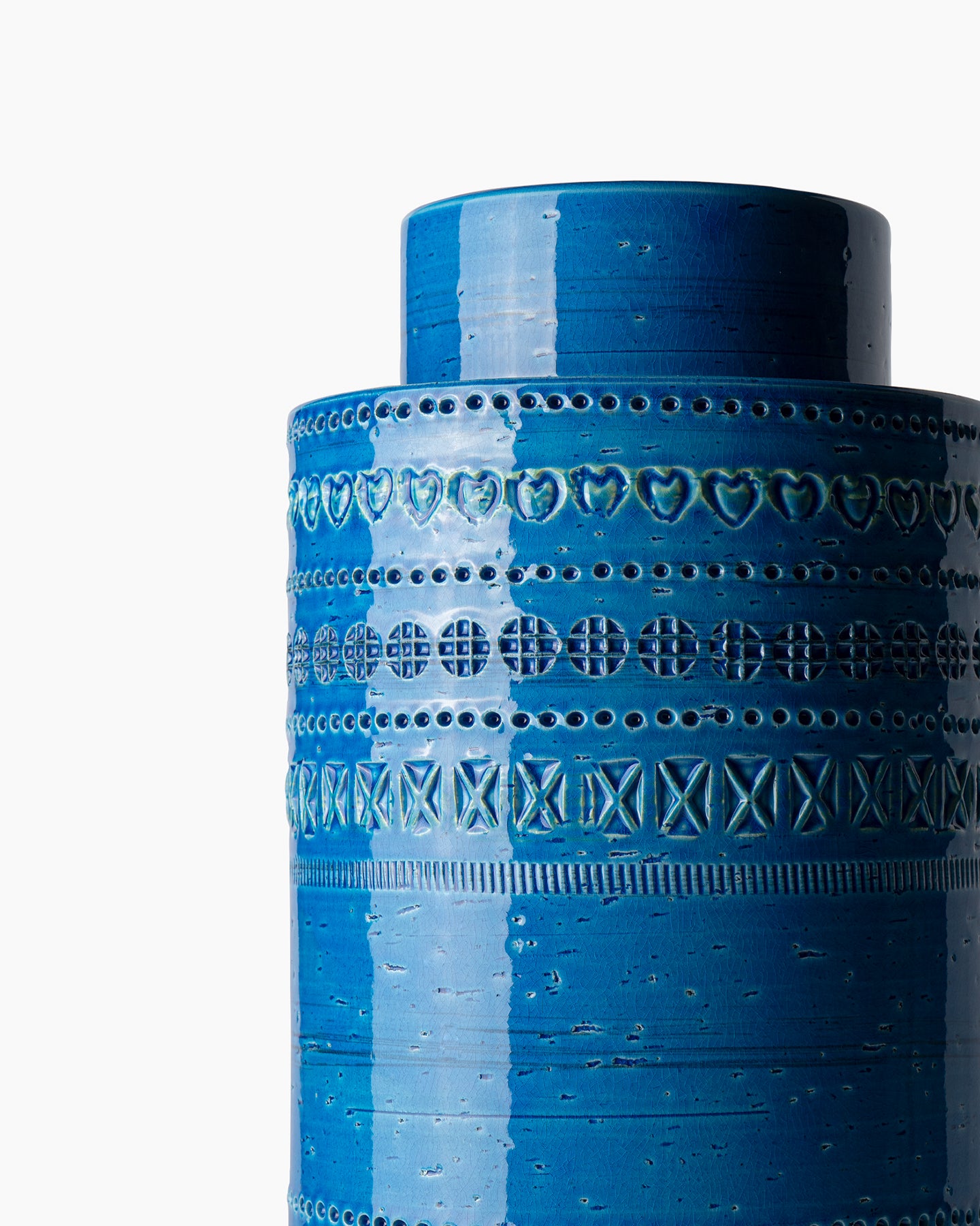 Spool-shaped vase.
