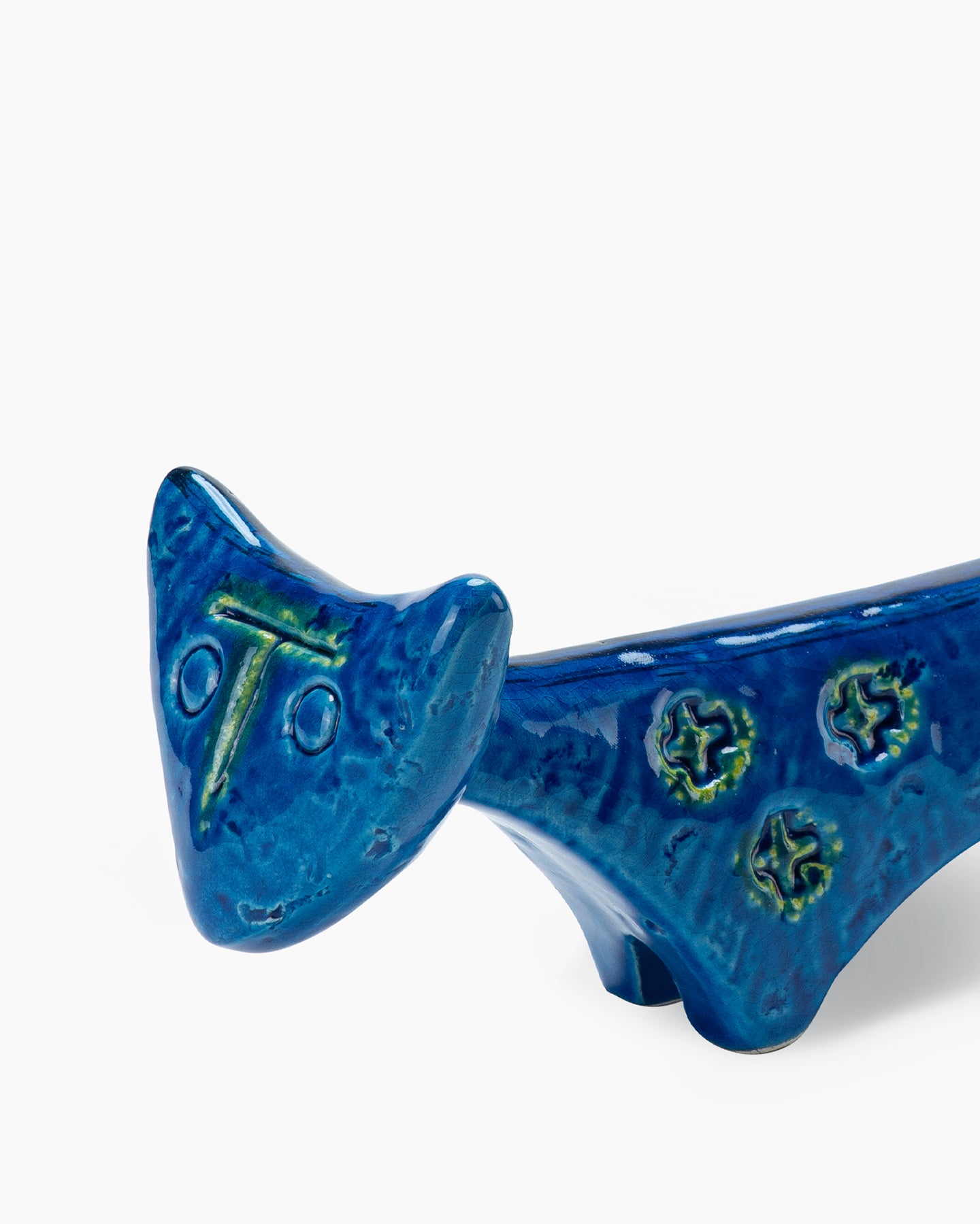 Cat figure with a triangular face